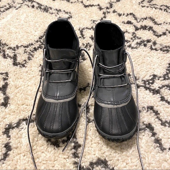 sorel out and about rain boots